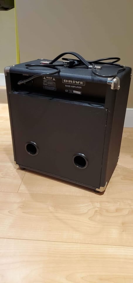 Drive CD300B Bass Combo Amplifier - photo 5