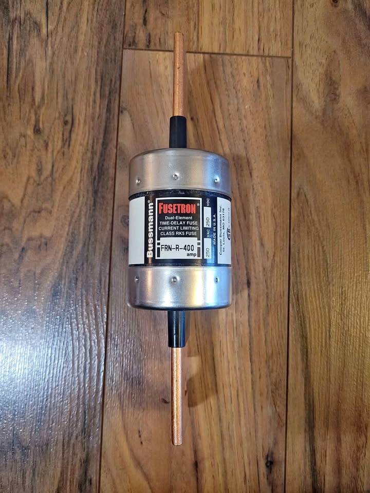 400 and 150 amp fuses