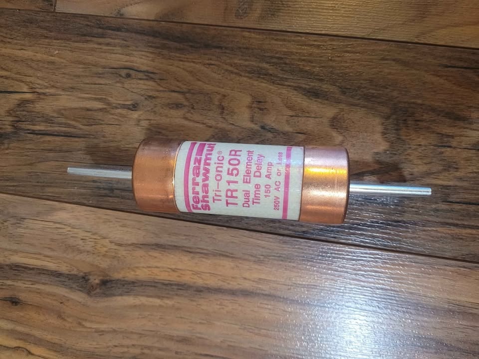 400 and 150 amp fuses - photo 3