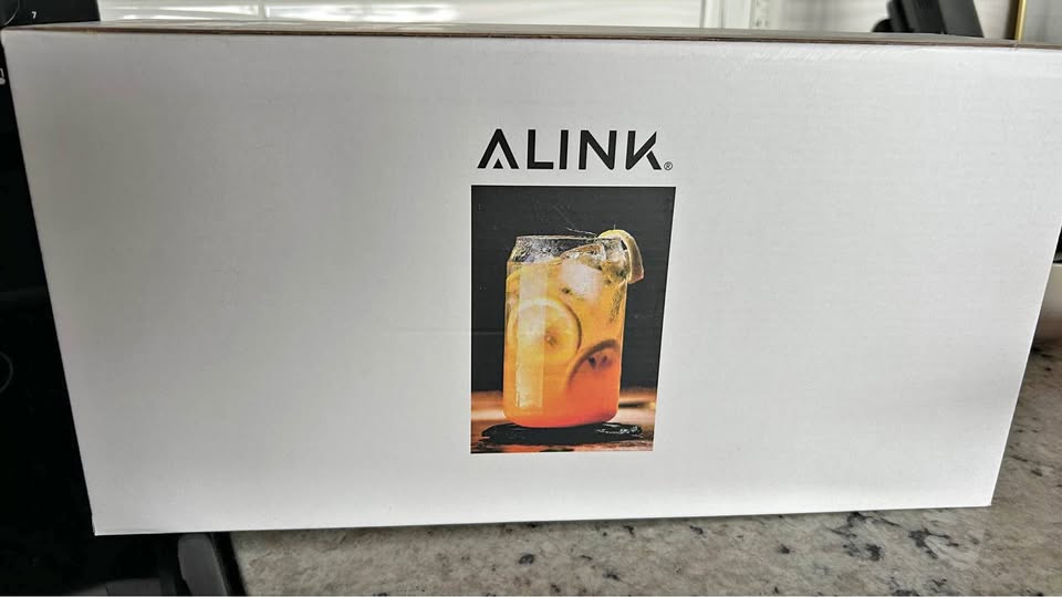 Drinking Glasses 20oz with lids/straws