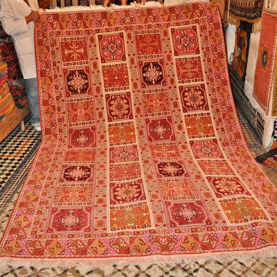 Spectacular hand-knotted Moroccan rug