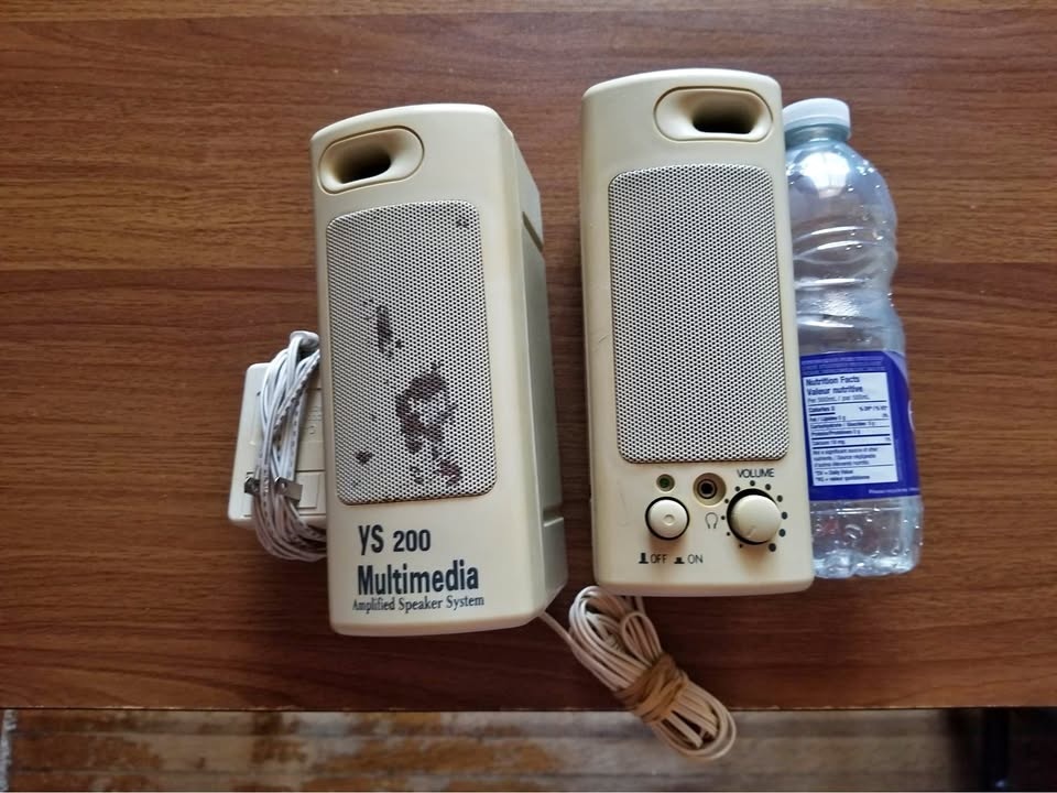 Vintage Computer Speakers - Old School Style