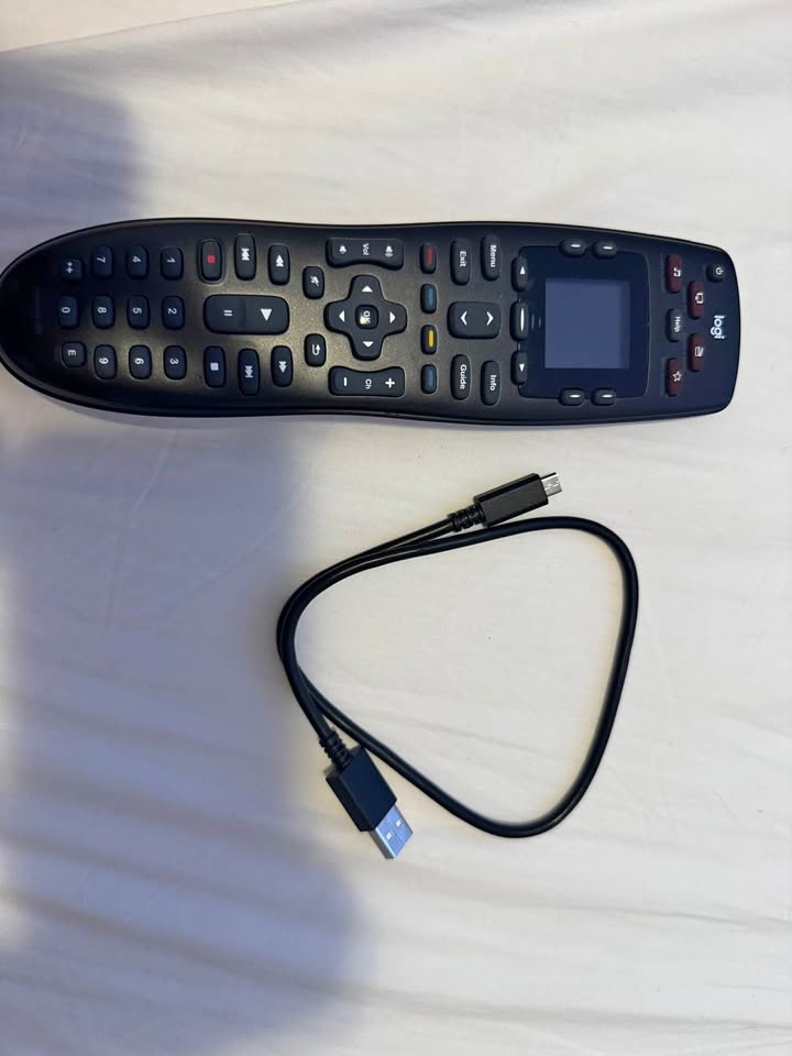 Harmony 665 Universal Remote Controller with USB Cable