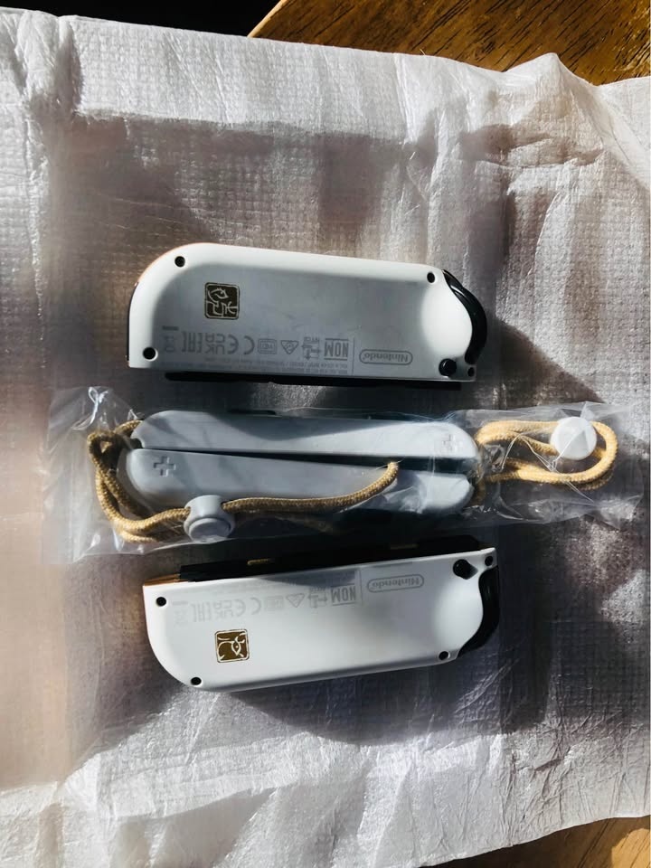 Nintendo Switch OLED Zelda TOTK Edition - photo 5