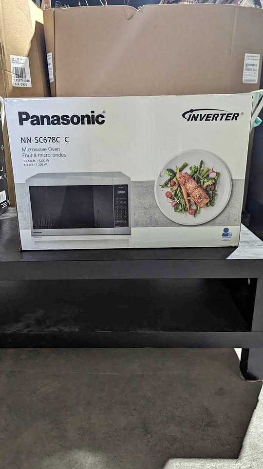 Panasonic NN-SC678C Microwave Oven - Refurbished