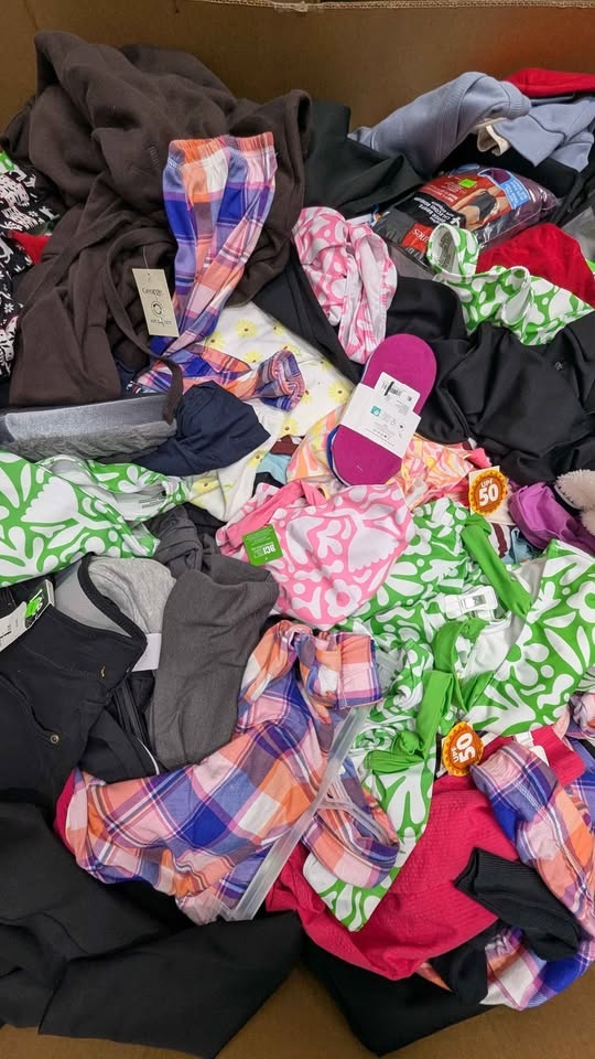 Brand New Clothing & Accessories Pallet - $2/Piece - photo 2