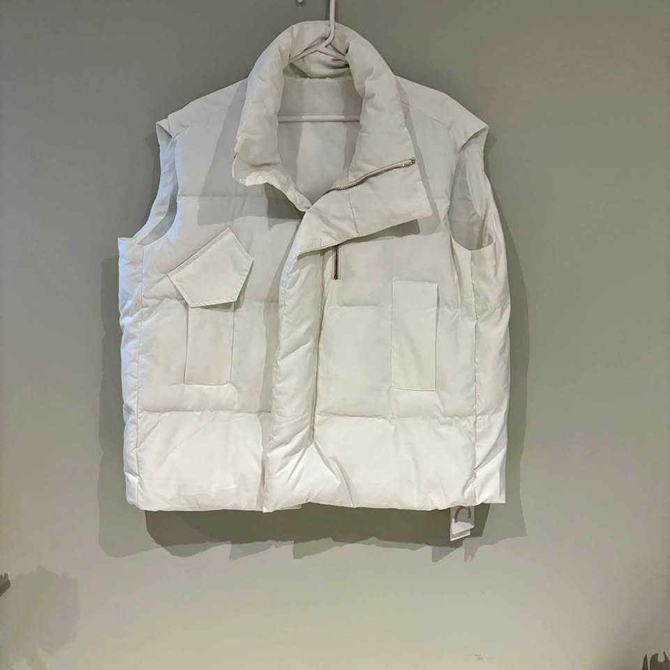Commense White Puffer Vest - Size Small (Fits Big)