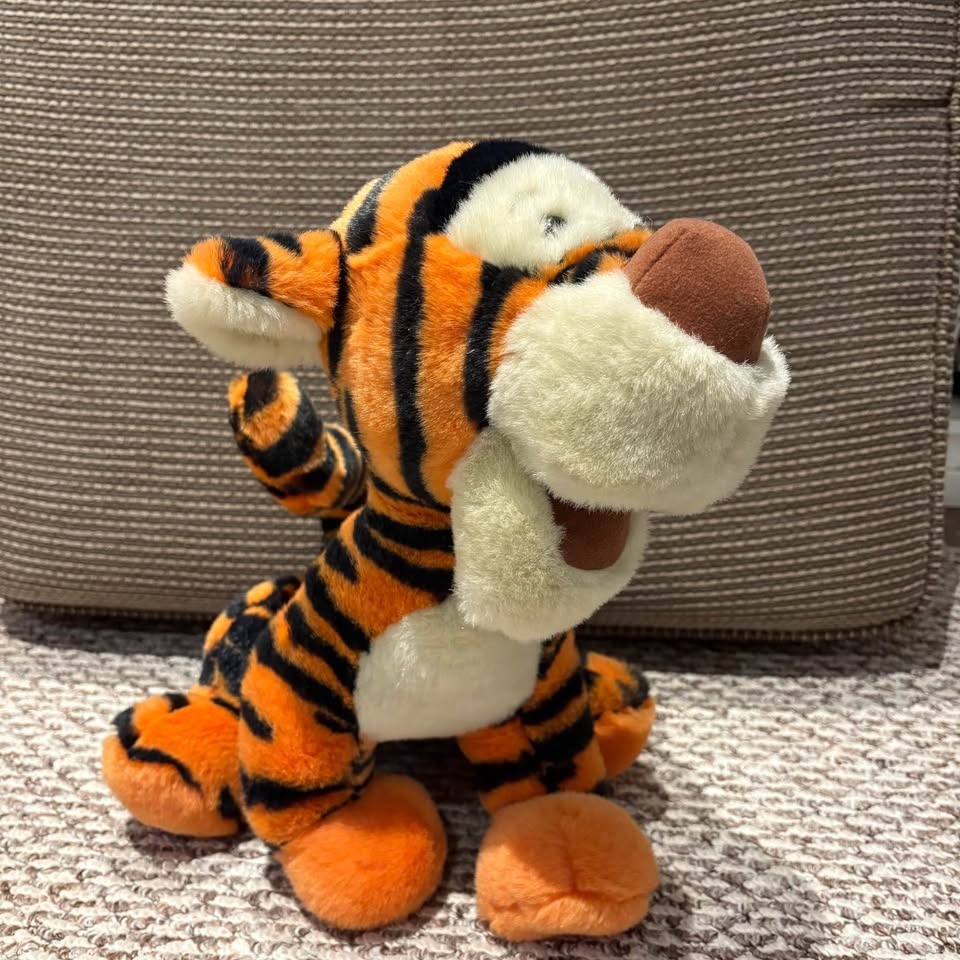 Plush Tigger Toy - Disneyland 14” Tall - photo 3