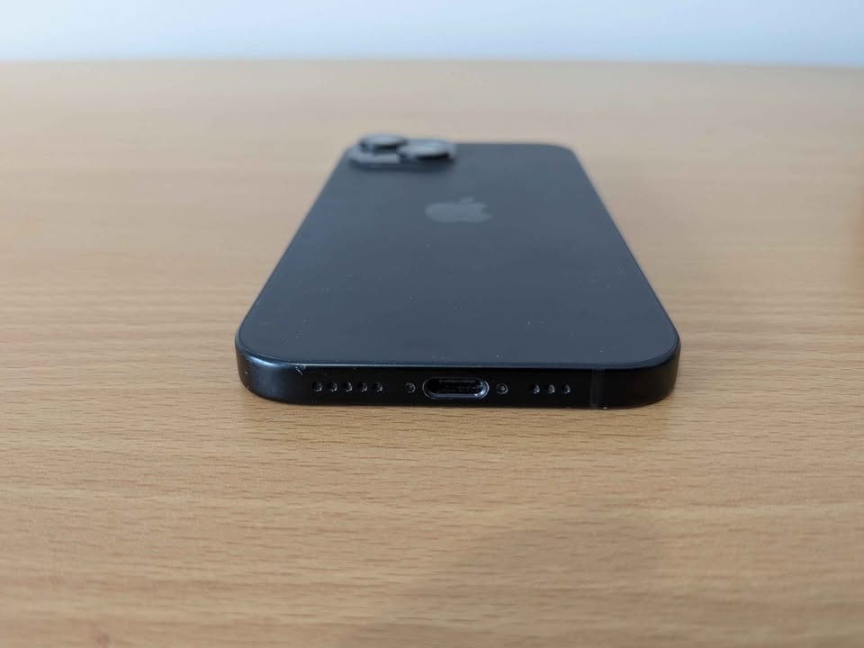 iPhone 15 - 128GB - Good Condition (Unlocked) - photo 5