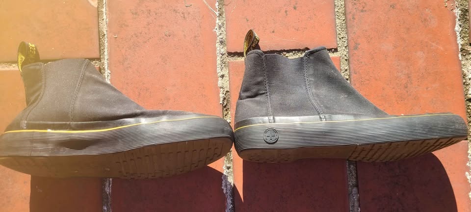 DOC MARTENS Boots Mens size 9 - photo 2
