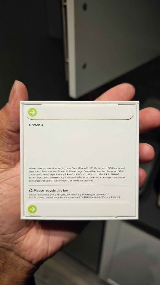 Brand new sealed Airpod 4 - photo 2