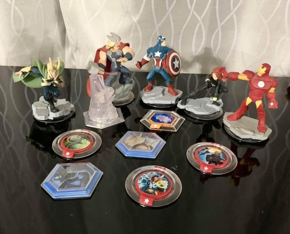 Disney Infinity Figures and Power Discs