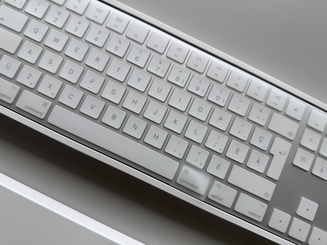Apple Magic Keyboard w/ Numeric Keypad - French Canadian