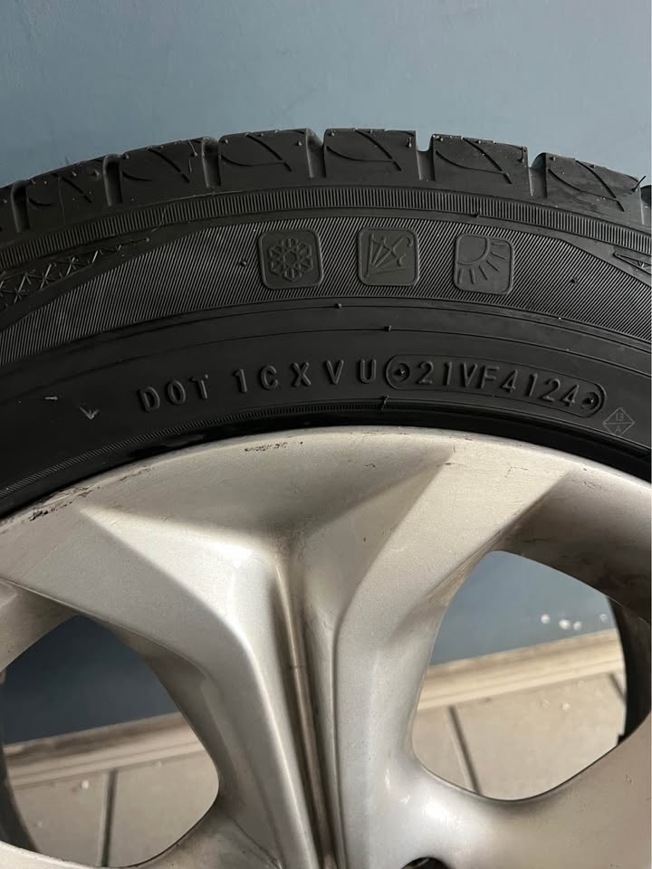 19” OEM BMW X5 Wheels with TOYO All Weather Tires - photo 2