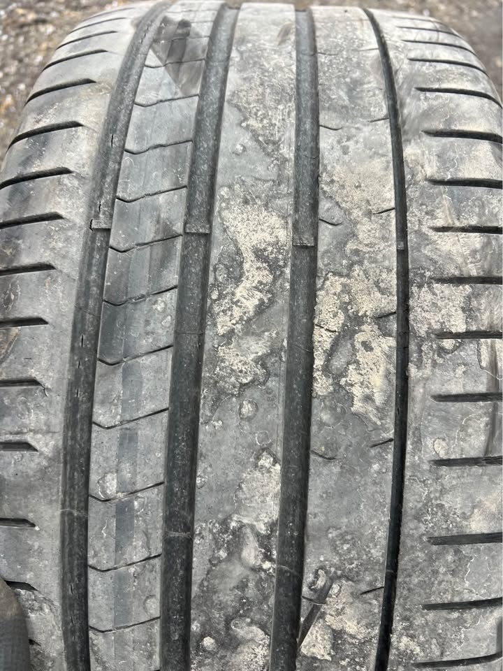 275/30/20 Pirelli Pzero Runflat Tires (Pair) - photo 4