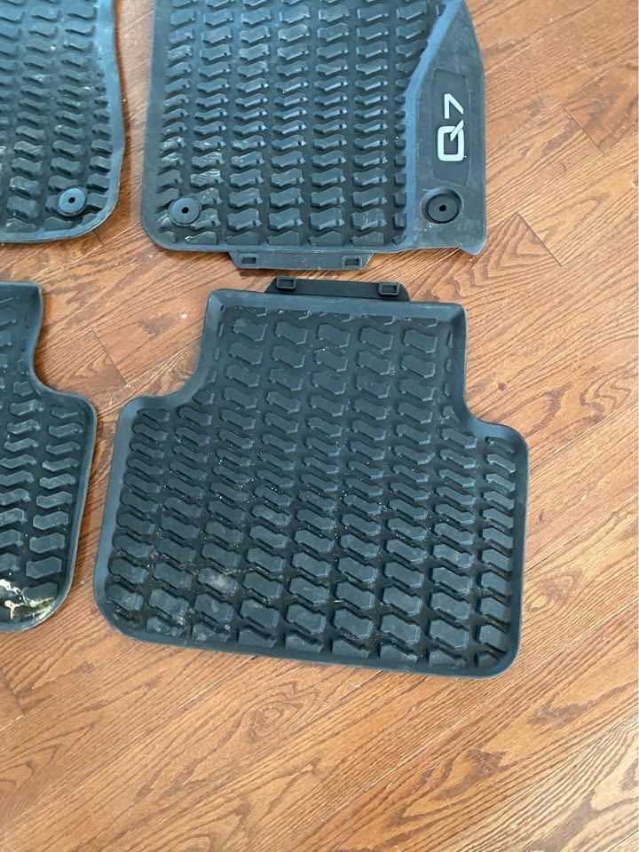 2017+ Audi Q7 Genuine Rubber Floor Mats - photo 5