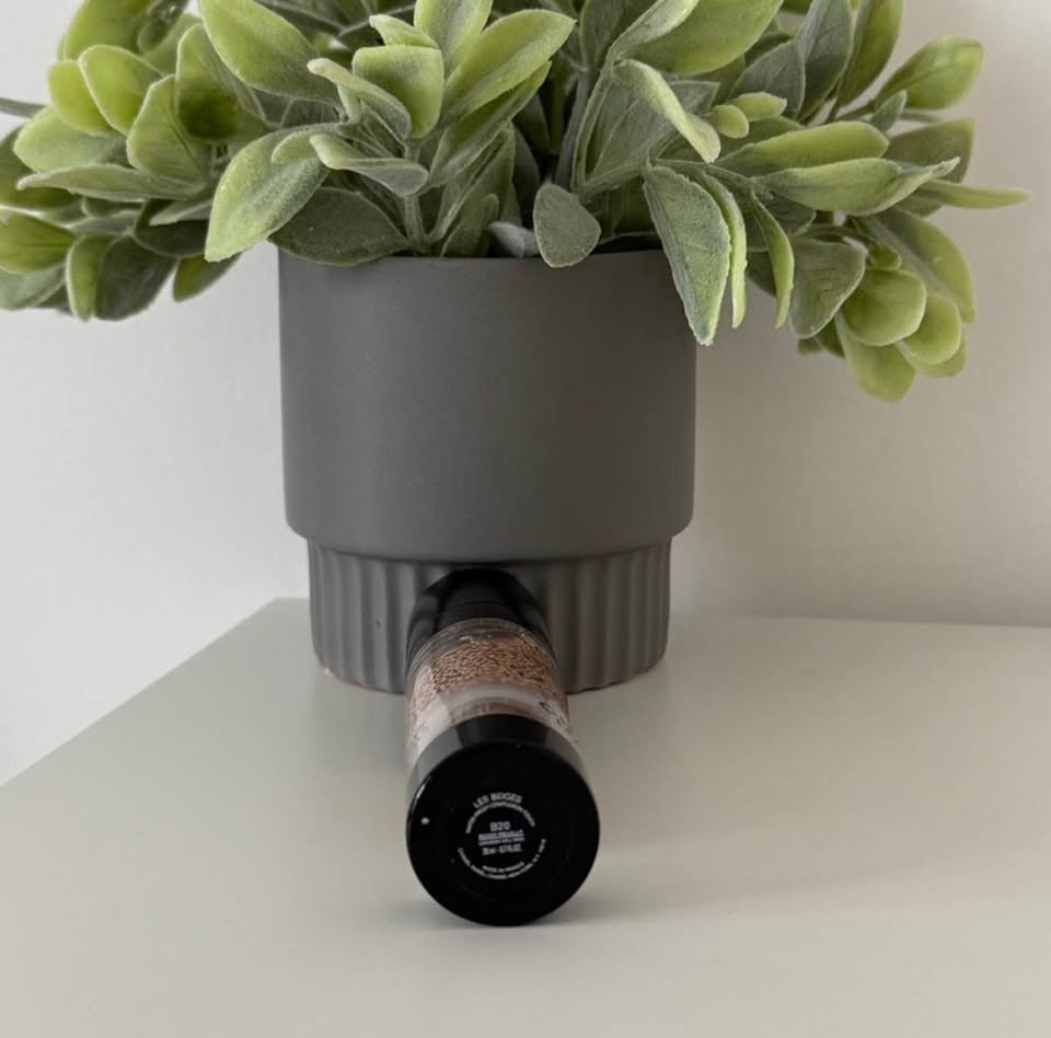 CHANEL Les Beiges Complexion Touch Foundation B20 - photo 2