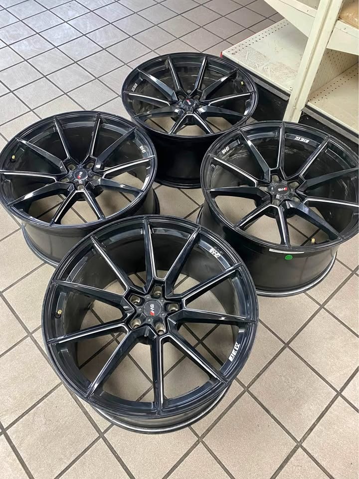 21" Staggered Savini Wheels 5x120 Bolt Pattern