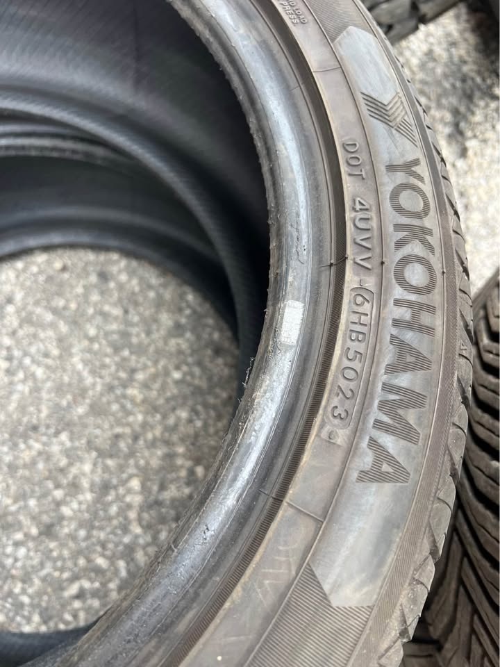235/45/18 Yokohama Ascend GT Tires - Set of 4 - photo 4