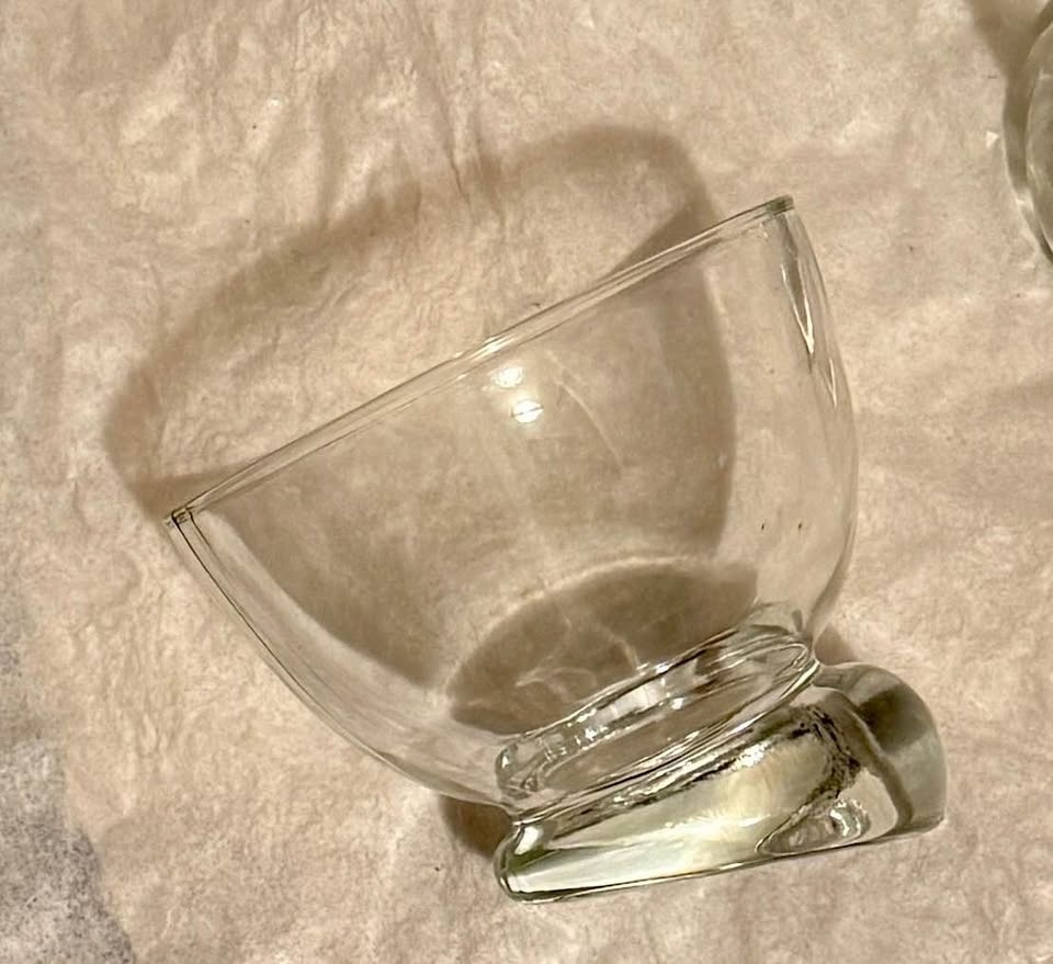 Set of 2 Tilted glass serving bowls by Sagaform - photo 3