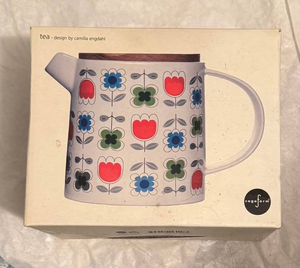 NEW Retro-design Porcelain Teapot by Sagaform - photo 2