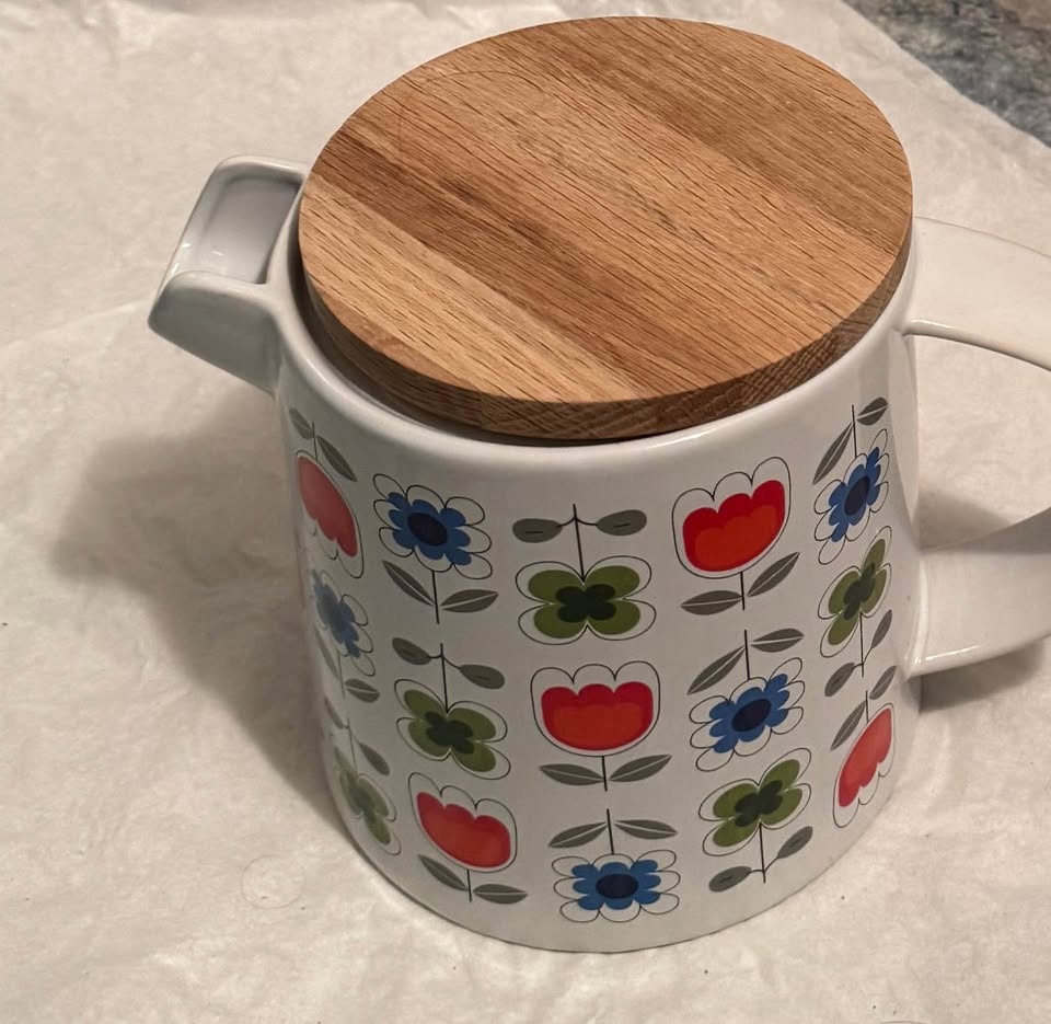 NEW Retro-design Porcelain Teapot by Sagaform - photo 4