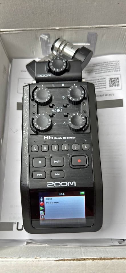 Zoom H6 Handy Portable Audio Recorder