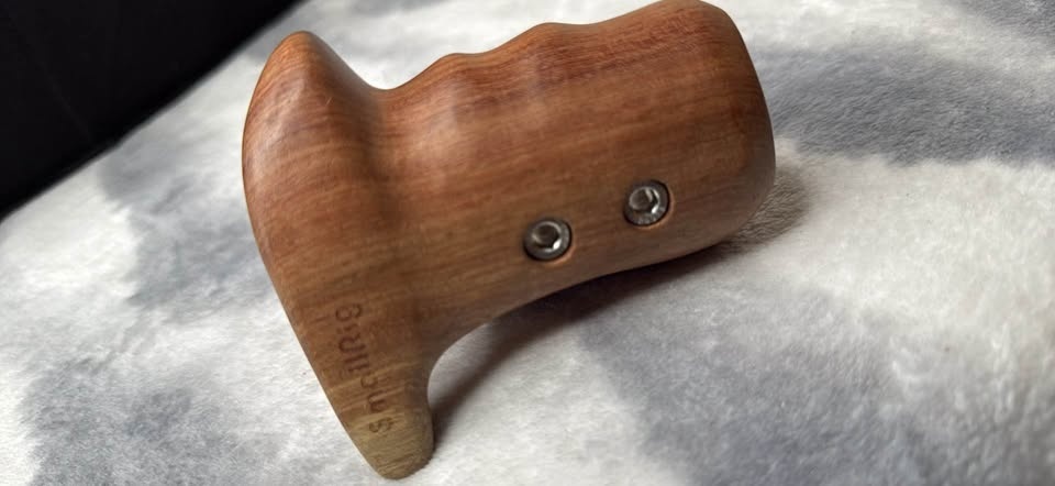 SmallRig Wood Grip for Right Side, Model 1941B with Rosette - photo 2