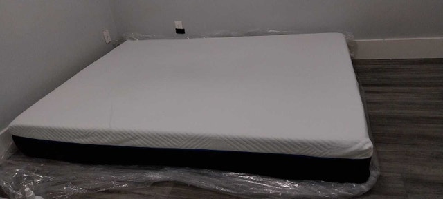Queen Size Memory Foam Mattress - Medium Firm - photo 2