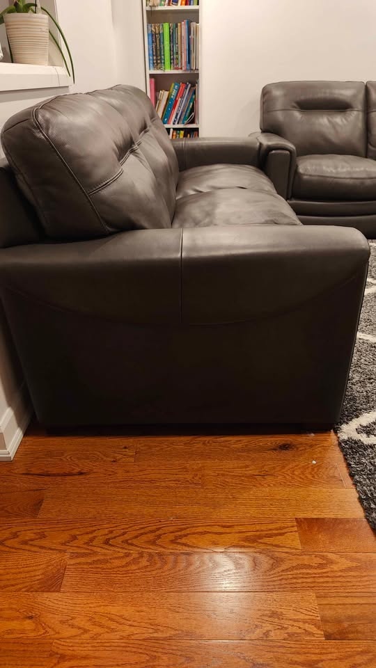 TWO Cindy Crawford Genuine Leather 3-Seater Sofas - photo 3