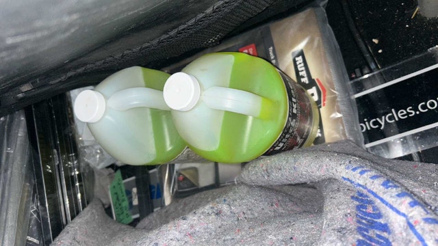 Whiteline Ultra Kleen Spray & Wipe Cleaner/De-Greaser - photo 3
