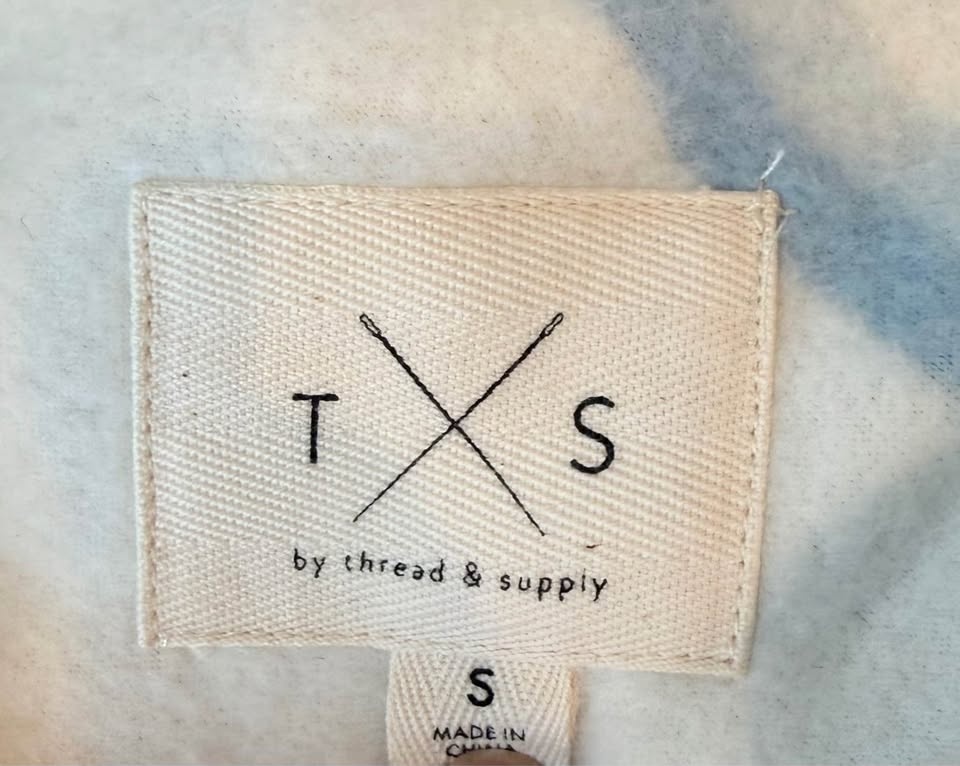 New Women’s Small Blue & White Plaid Fleece Shacket $12 - photo 2