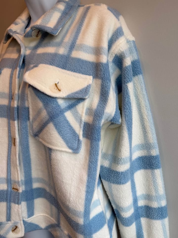 New Women’s Small Blue & White Plaid Fleece Shacket $12 - photo 4