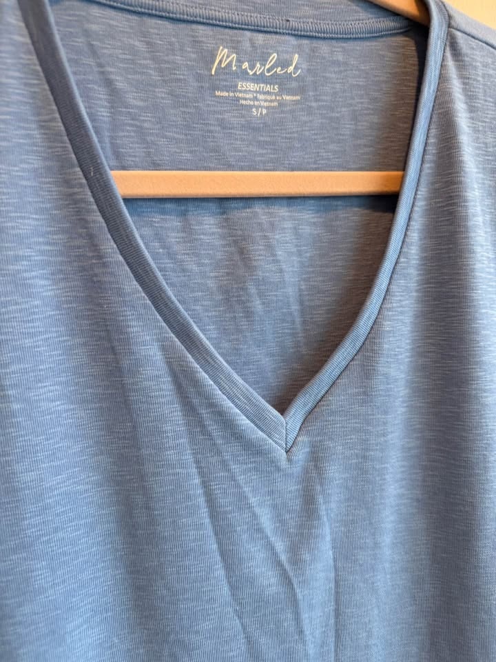 Women’s Soft T-shirts $8 each - photo 3