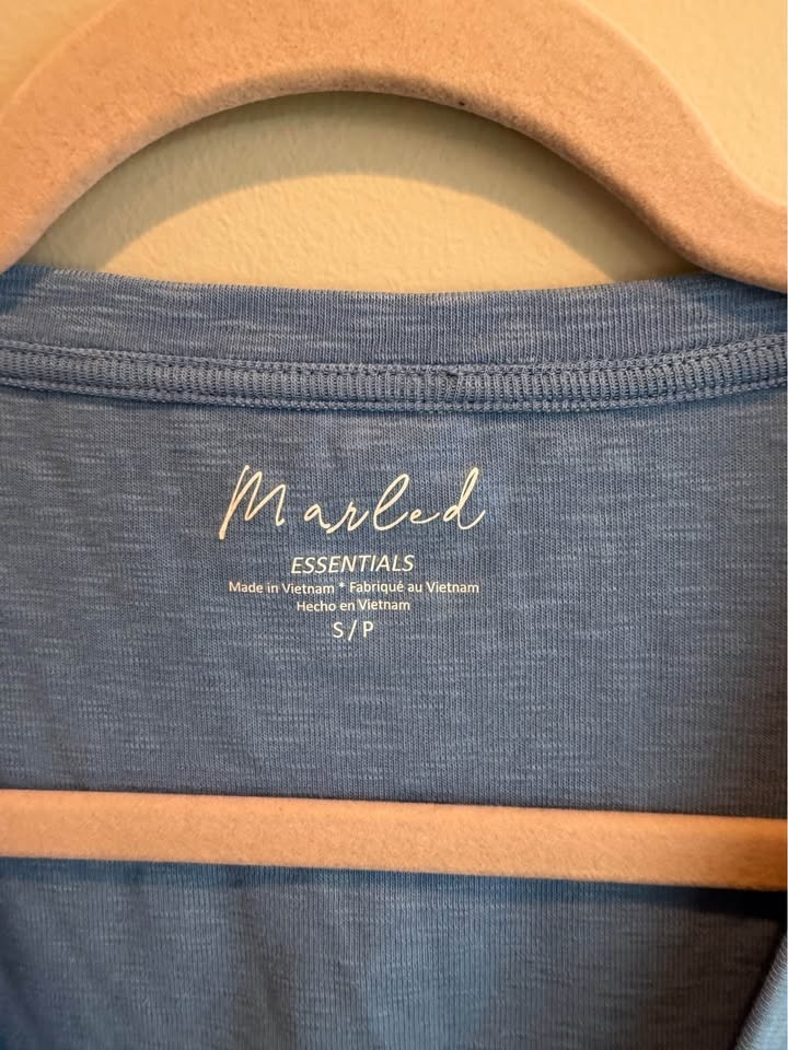 Women’s Soft T-shirts $8 each - photo 4