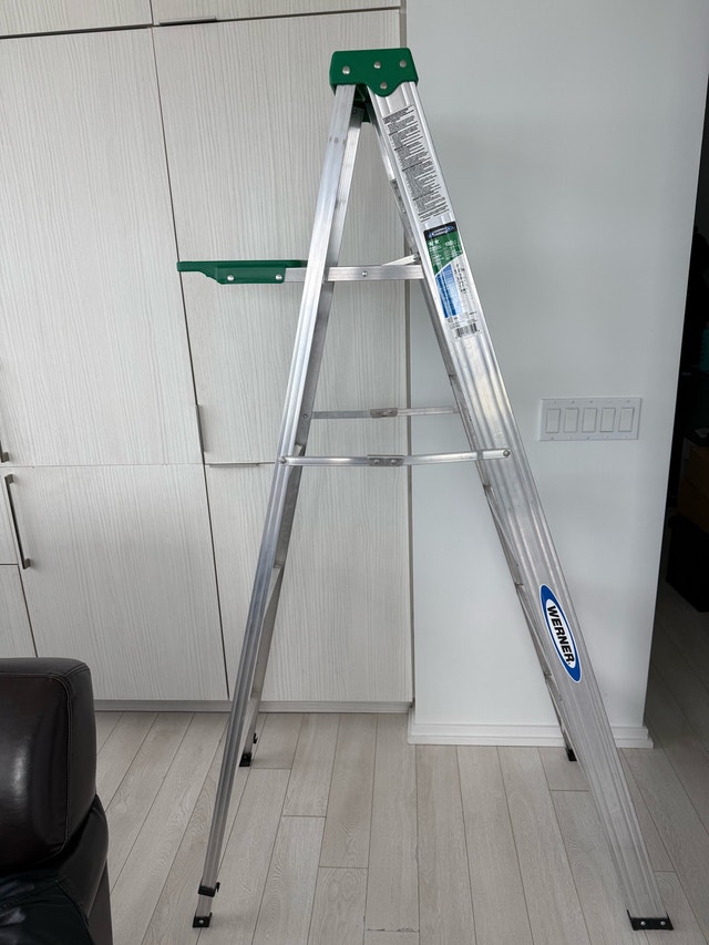 6’ Werner Aluminum Ladder with Platform - photo 2