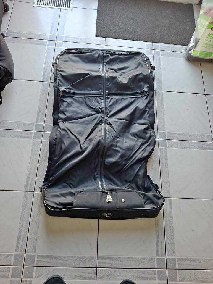 Suit bag