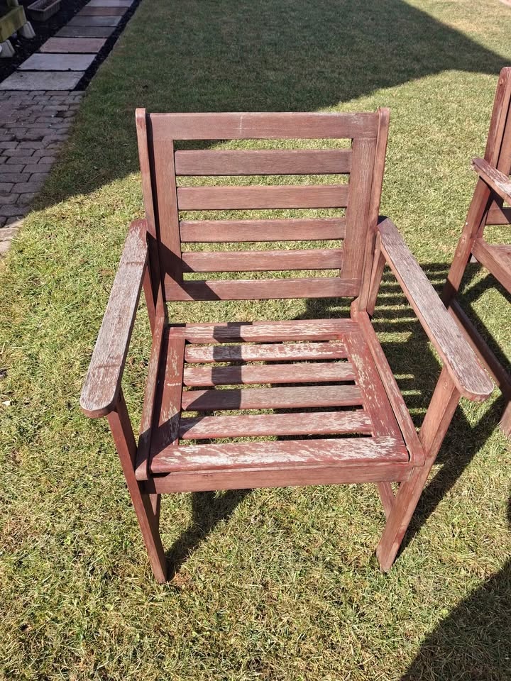 Patio set/garden chairs and table - photo 2