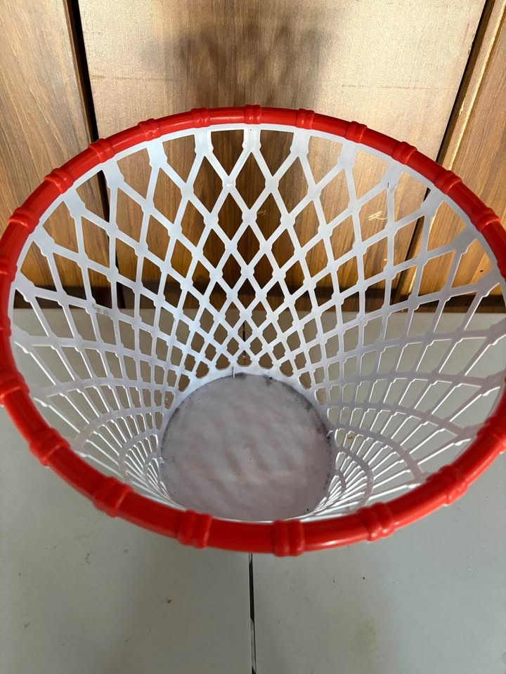 Plastico White & Red Waste Basket - photo 2