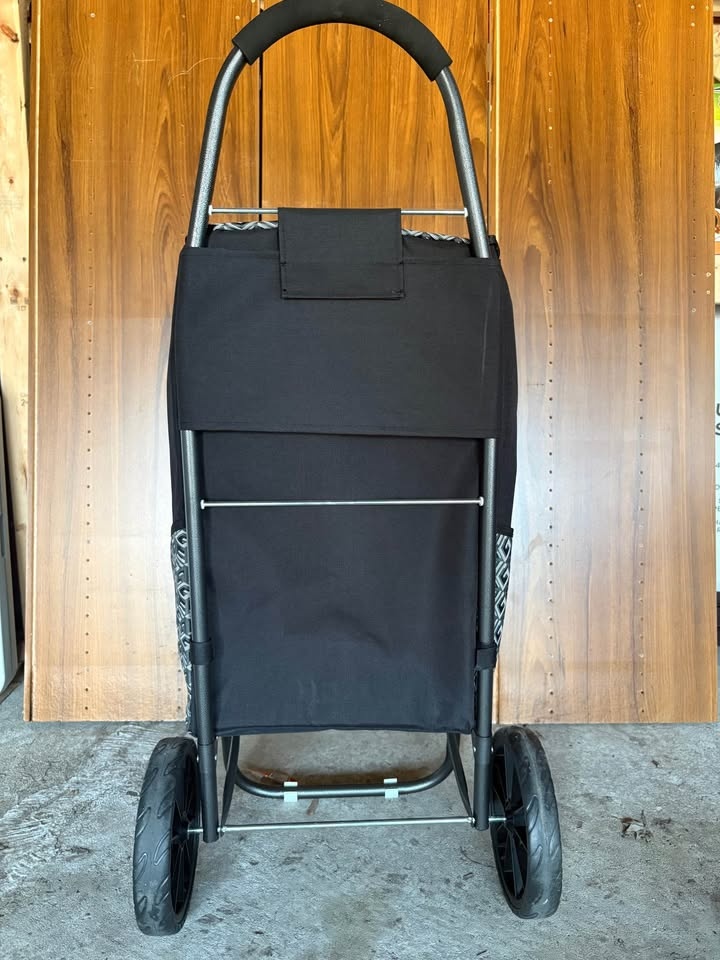Grocery car with geometric design - photo 2