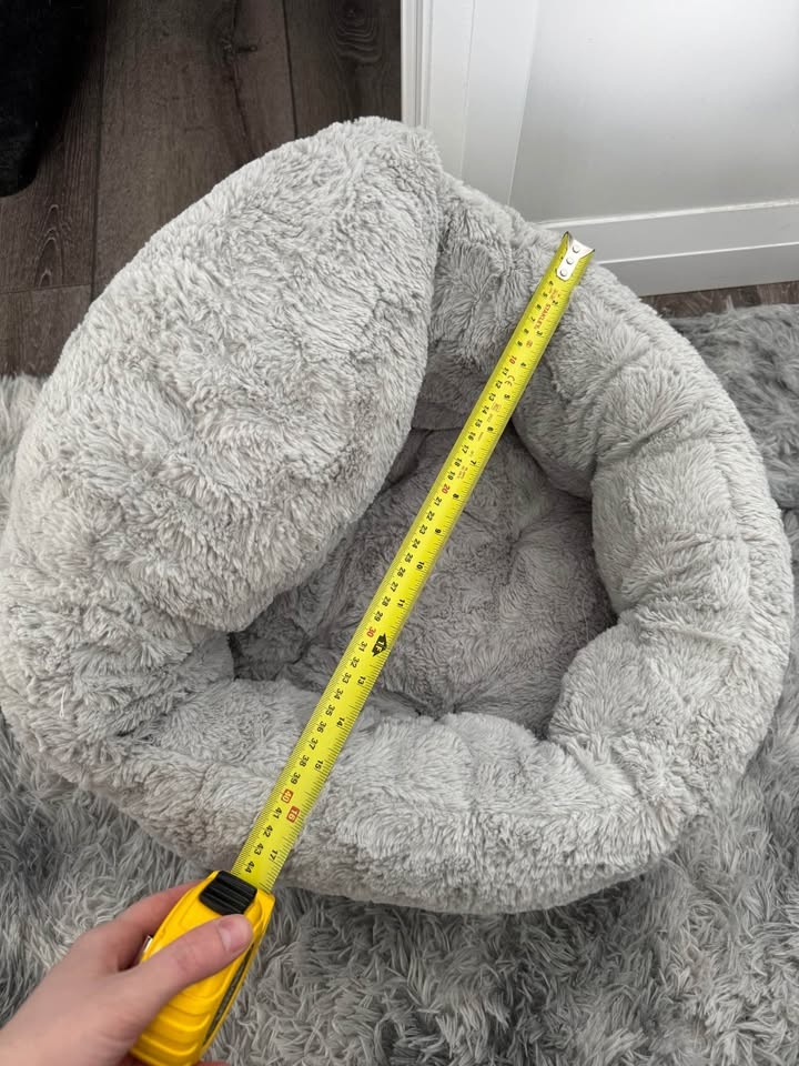 Plush Donut Cat Bed - photo 4