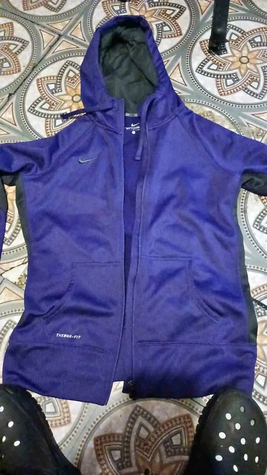 nike hoodie thumbnail