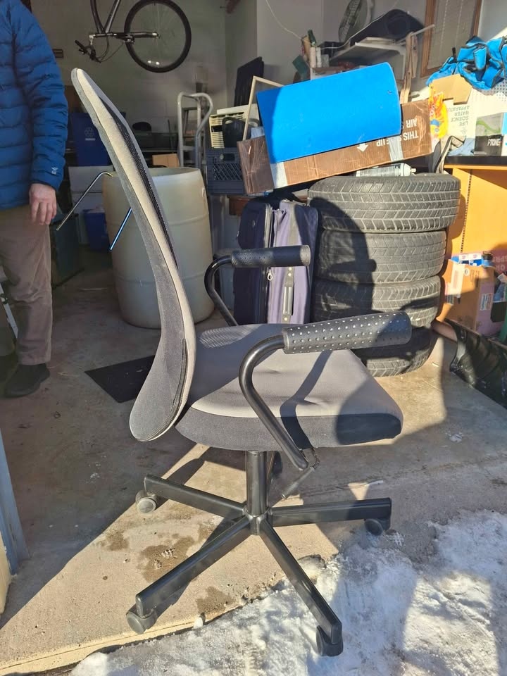Ergonomic office chair - photo 2