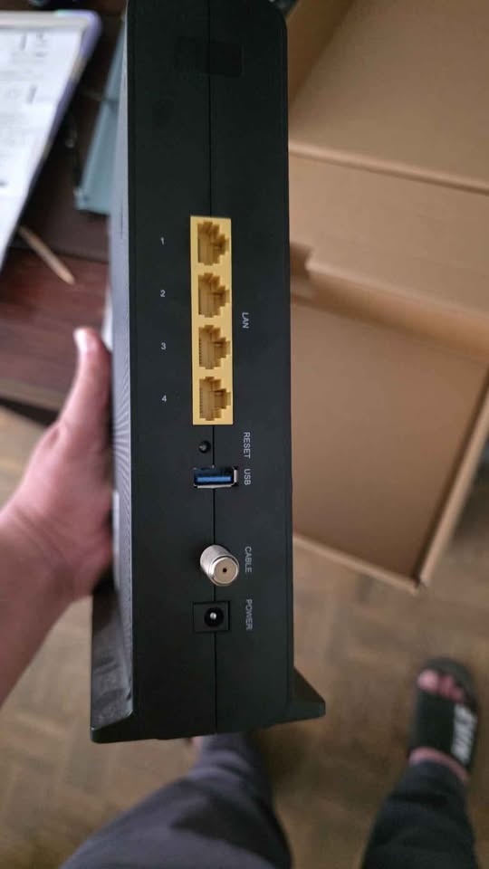 CBN CH8568 DOCSIS 3.1 Wireless Modem/Gateway - photo 4