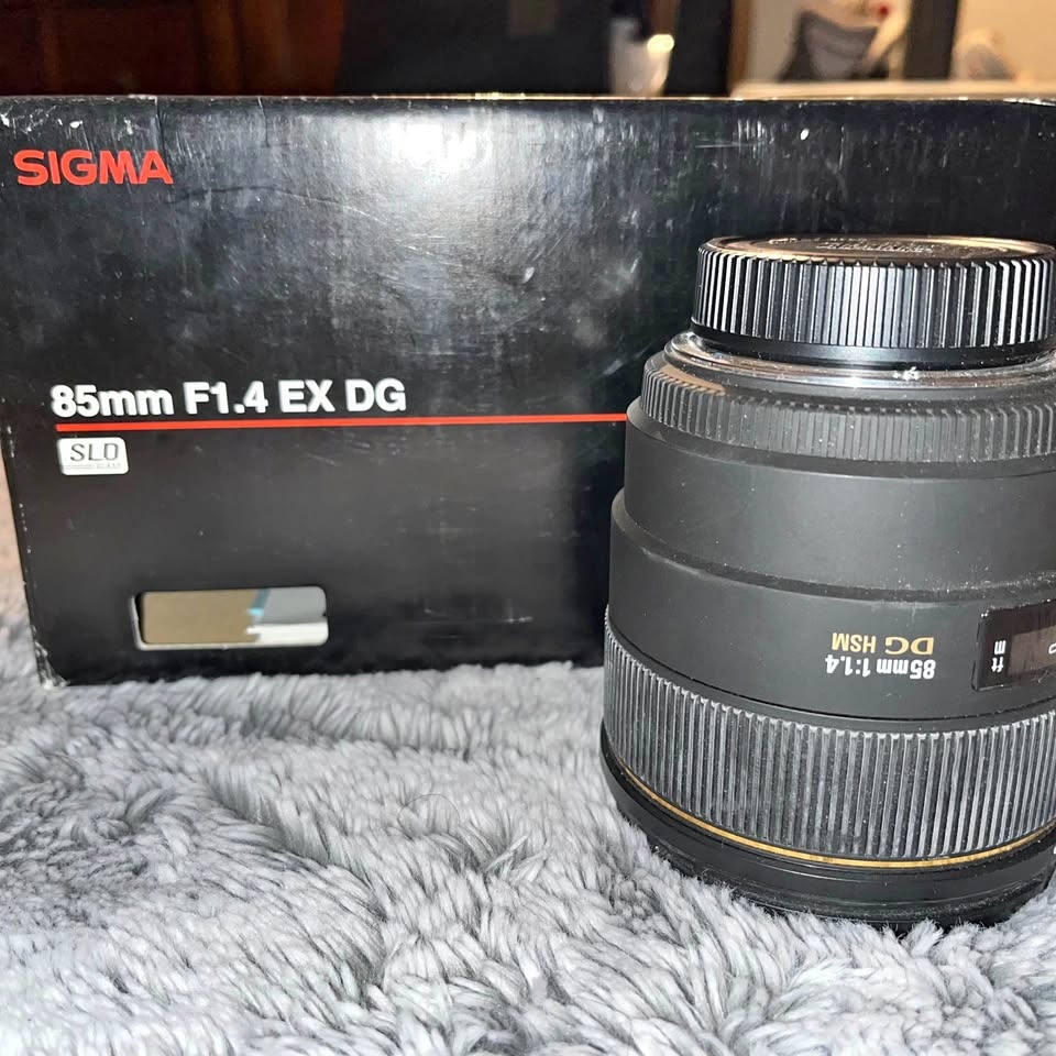 Great condition Sigma 85mm F1.4 EX DG HSM