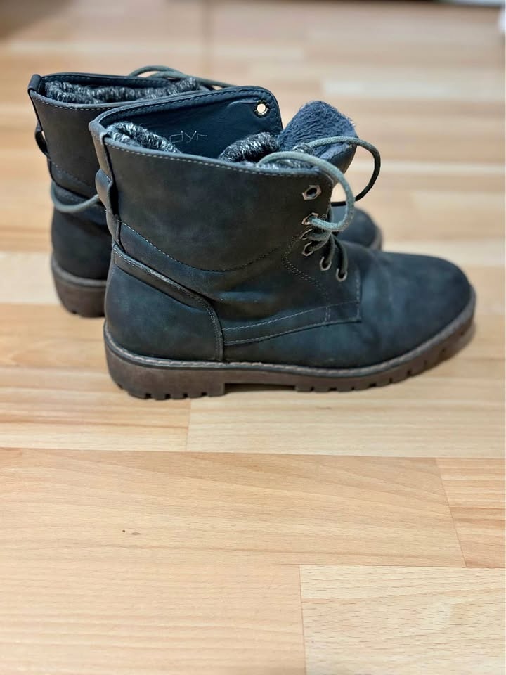 Women's Lace-Up Ankle Boot - Size 5.5