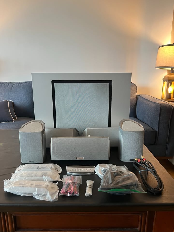 Polk Audio RM6900 5.1 Home Theater Speaker System
