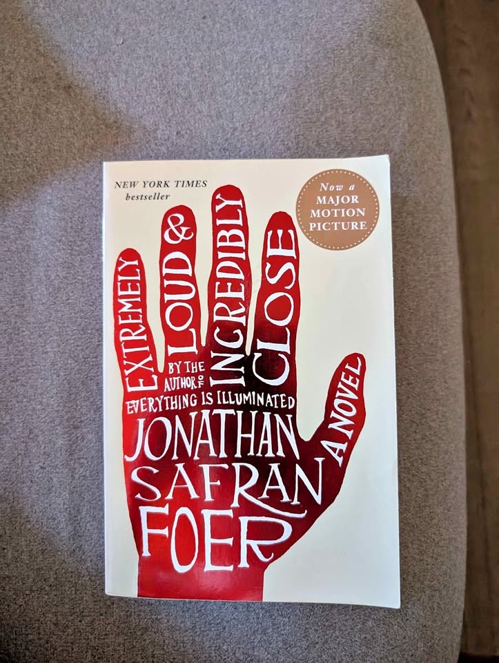 Extremely Loud & Incredibly Close book by Jonathan Safran Foer