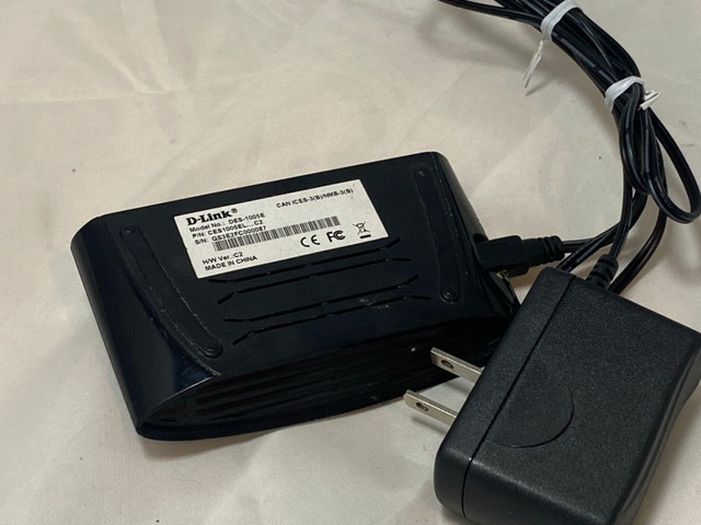 D-LINK (DES-1005E) 5-Port 10/100 Network Switch - photo 3