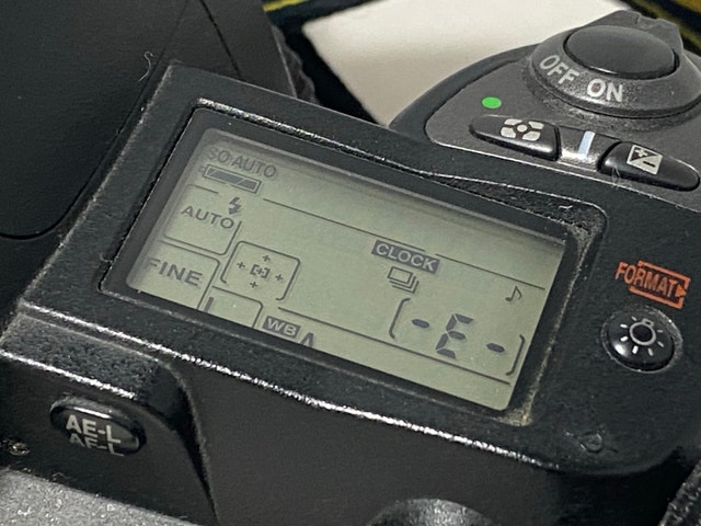 Nikon D70s DSLR Camera Body + Battery / Tested - photo 3